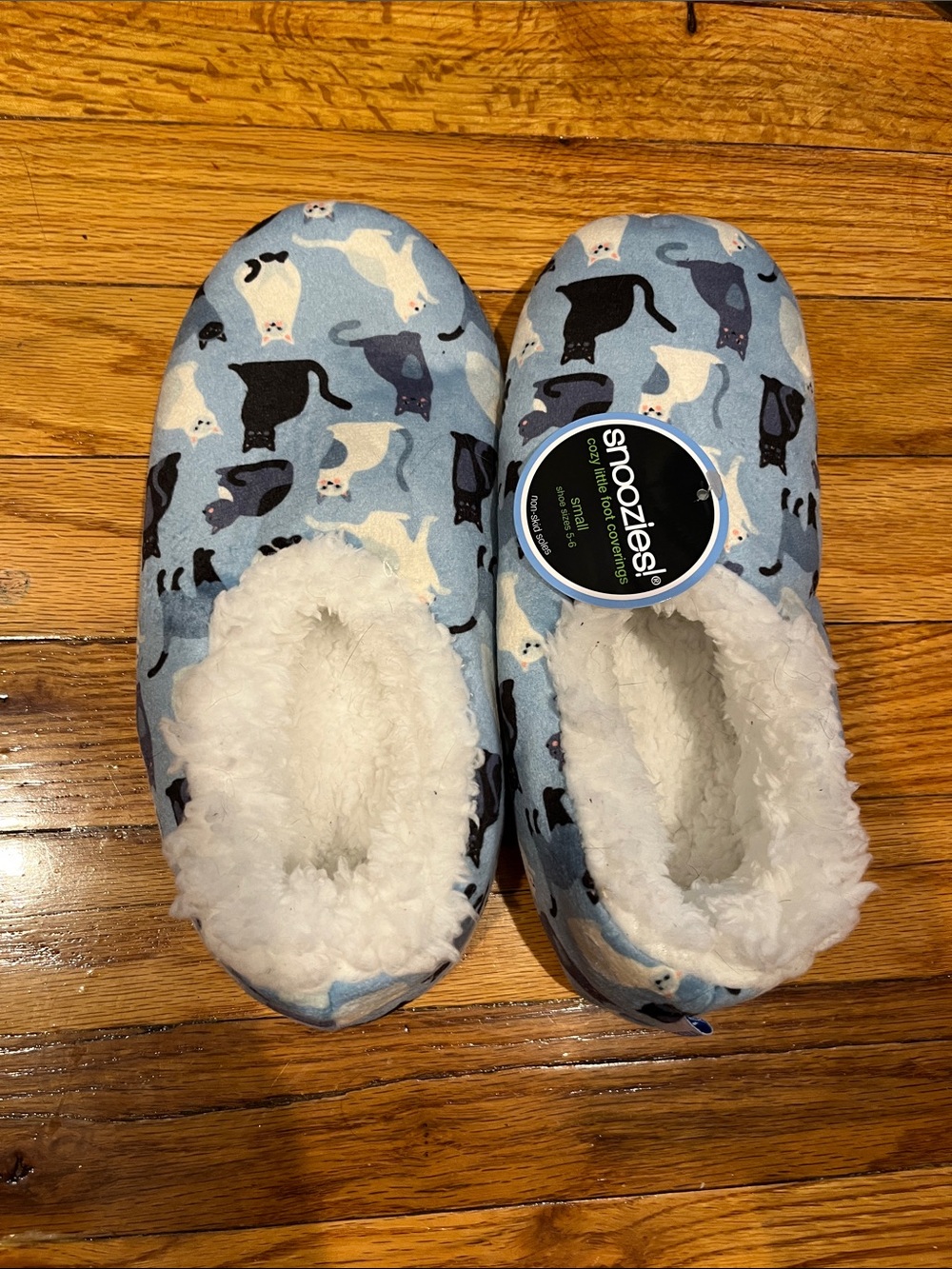 Snoozies! Light Blue Cat-Print Women's Cozy Slip-On Slippers